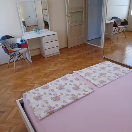 Nena City Center Apartment
