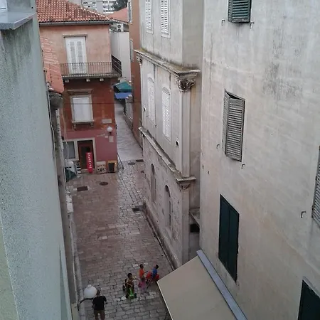 Nena Center Apartmán *