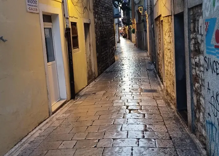 Nena City Center Apartment *